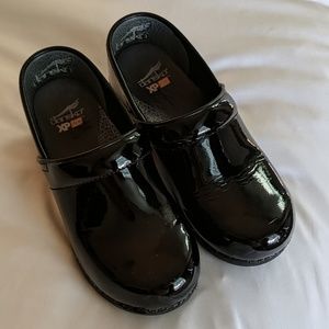 Dansko XP 2.0 size 37 nursing shoes